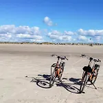 4 Person In Fano-by Traum * Fano