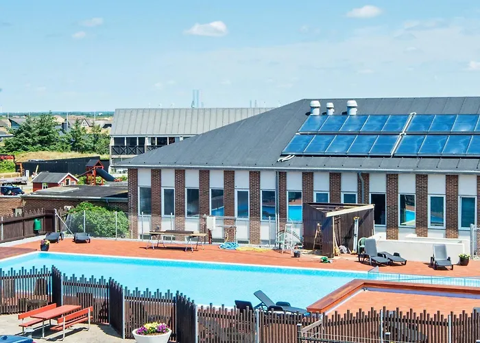 4 Person In Fano-by Traum * Fano